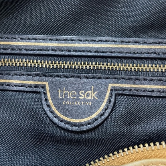 The Sak camel/Tan Leather Shoulder Bag purse. Crossbody. Pre-owned. See all pics - Picture 11 of 11